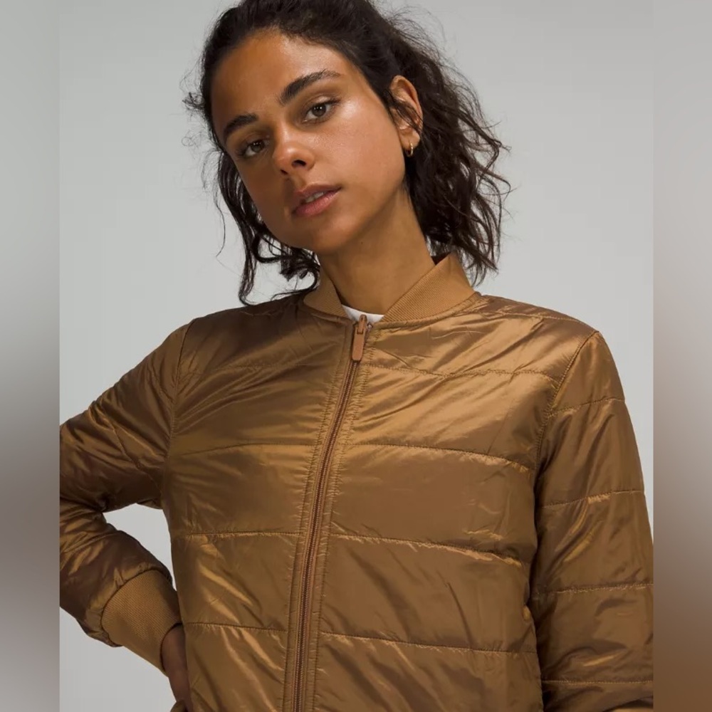 Lululemon 
NON-STOP BOMBER *REVERSIBLE
Bold Beige
Size: 2